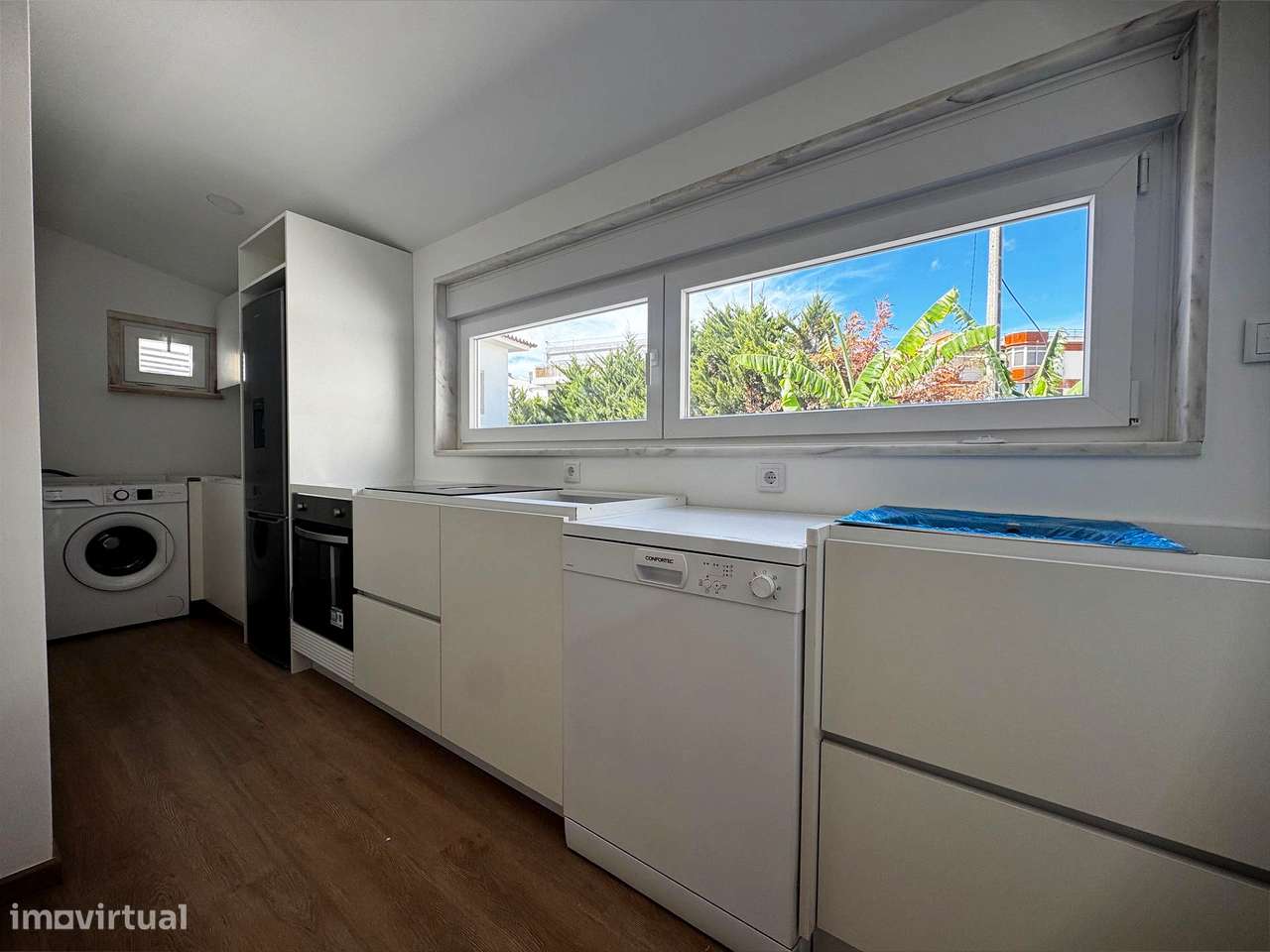 Apartamento T2 Centro Parede.-0