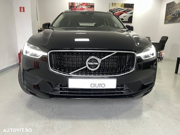 Volvo XC 60 B4 MHEV AWD Momentum - 2