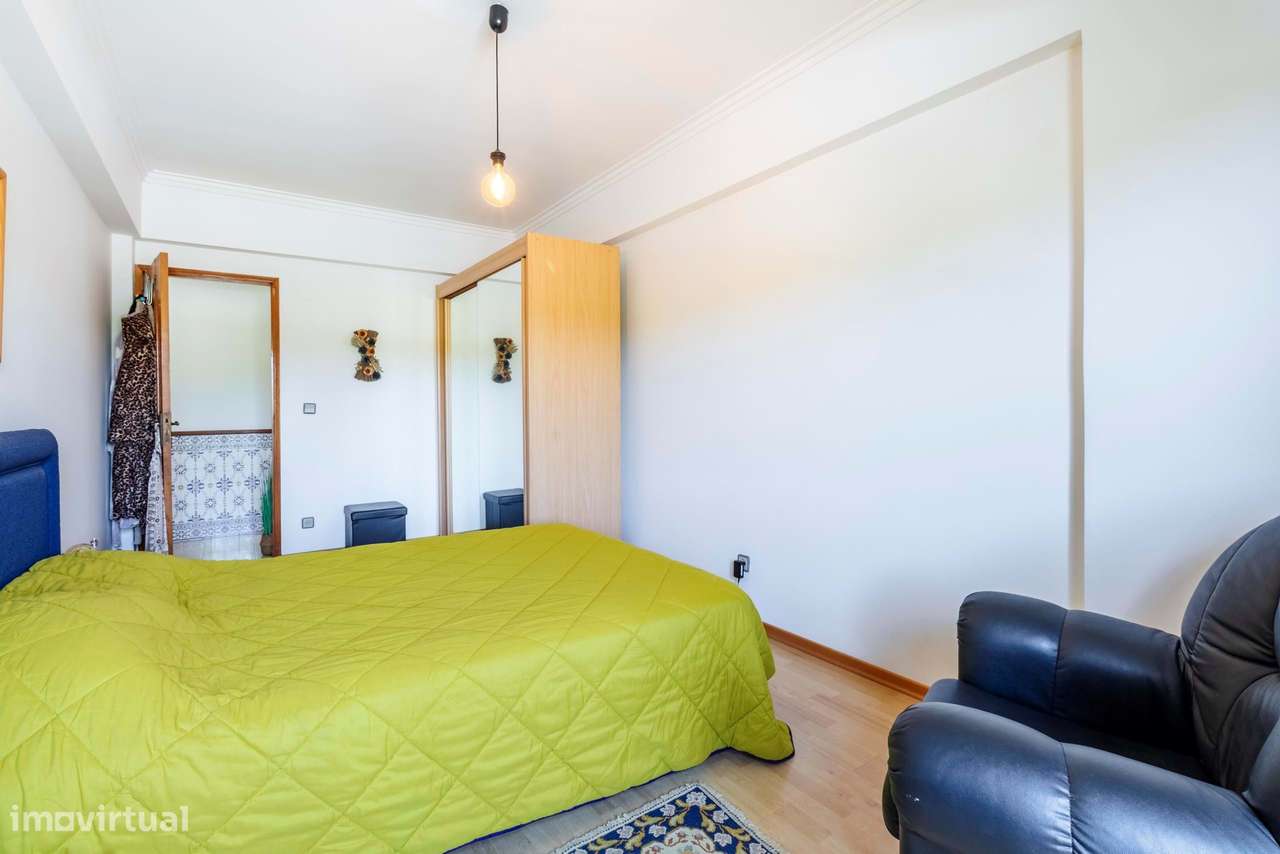 Apartamento T2 c/ Varanda no Casal do Cotão, Sintra-24