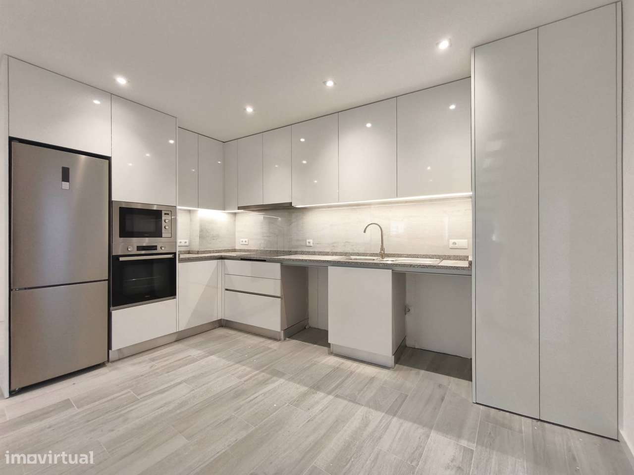 T2 Duplex Totalmente Remodelado - Centro de Anadia - Grande imagem: 3/22