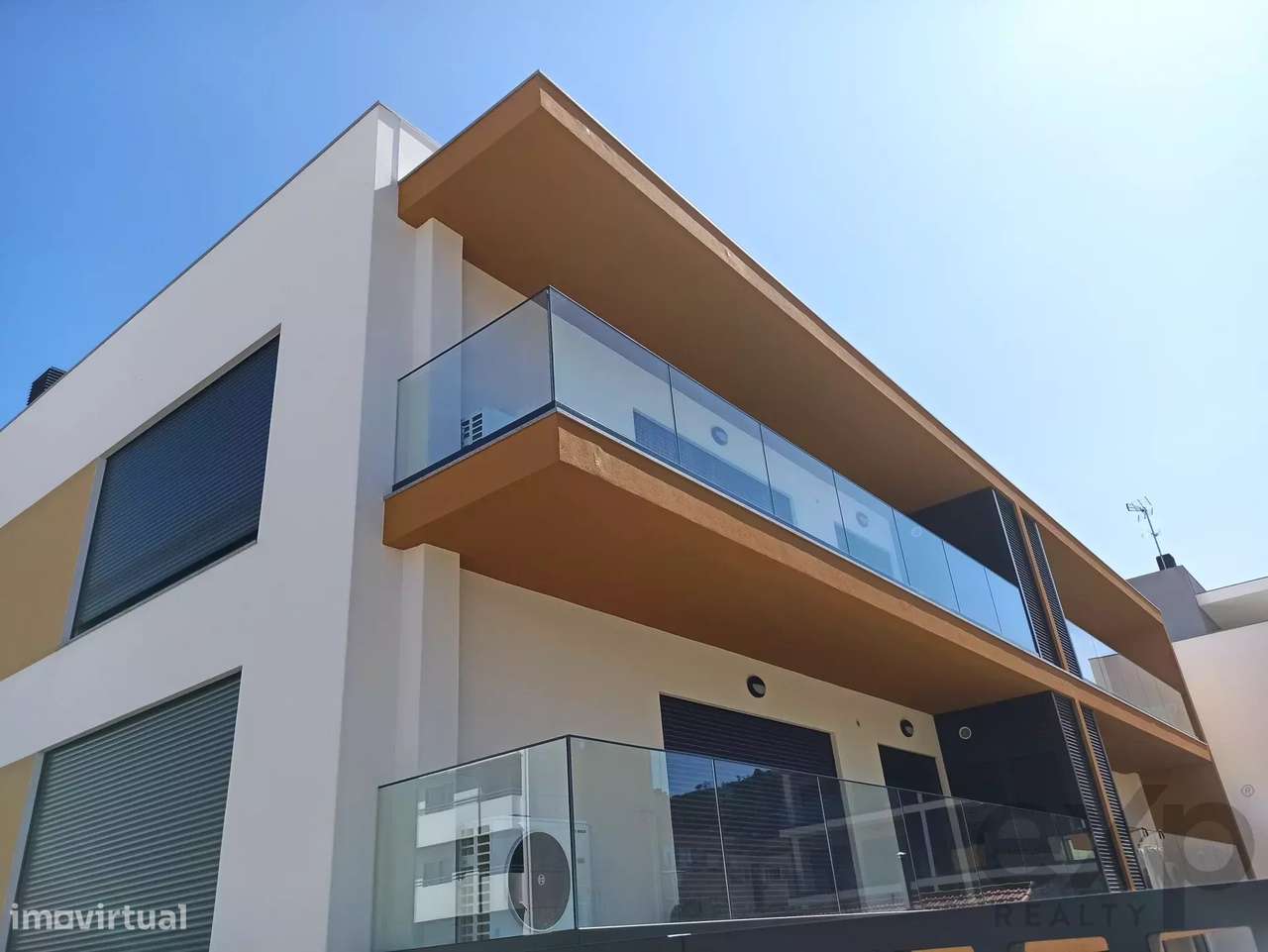 T2 Novo em condomínio fechado com piscina-31