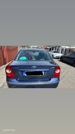 Ford Focus 1.6 TDCi DPF Ghia - 5