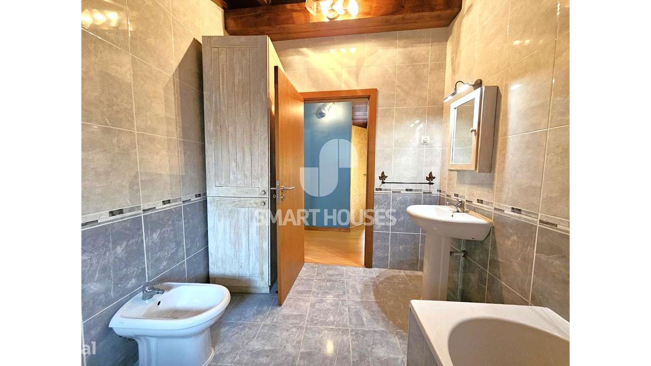 Moradia T3 Caratão c/ terreno junto rio-31