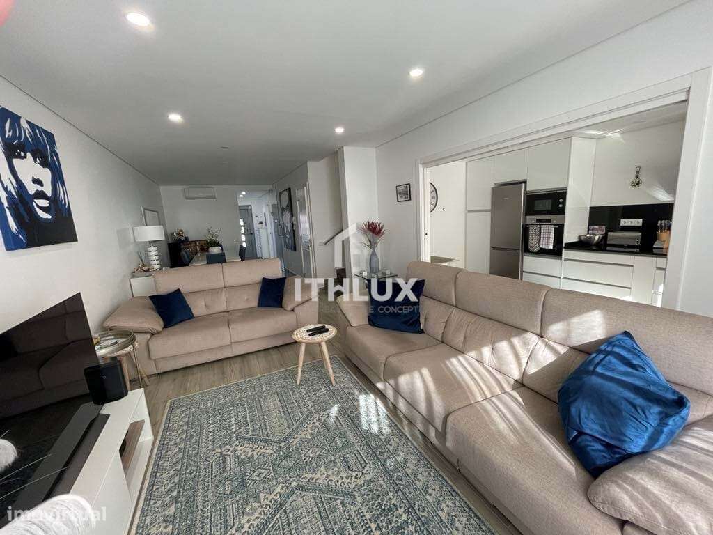 Excepcional Moradia Contemporânea 3+2, em Tavira-8