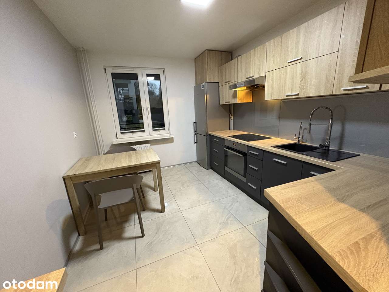 Oś. Barwinek 3 pok 1992 piwnica Emilii Plater 65 m2 - Pełny obrazek: 2/20