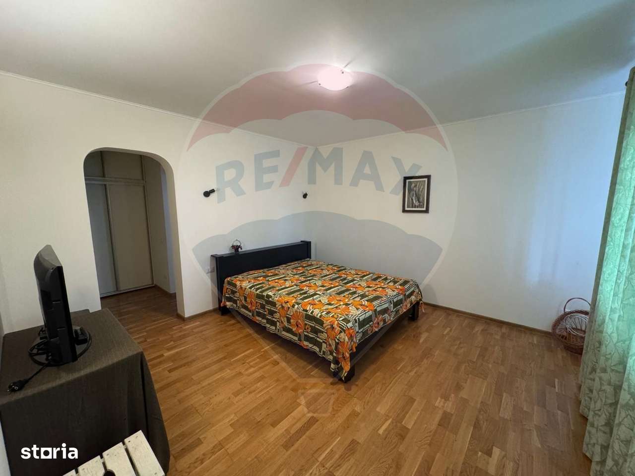 Casă / Vilă cu 6 camere de vânzare în zona Darmanesti-13