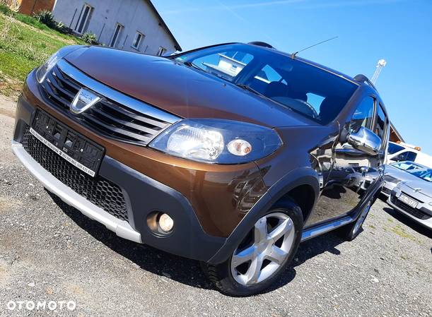 Dacia Sandero 1.6 16V Hi-Flex - 10