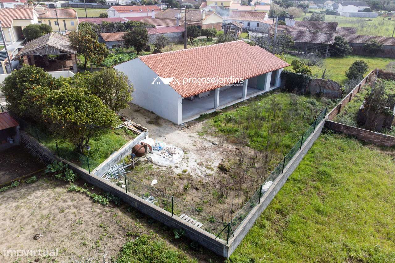 Moradia T3 térrea-15