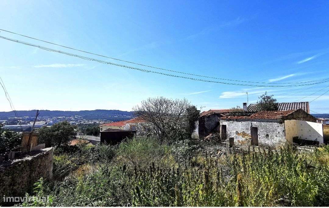 Terreno com ruína na Trofa-0