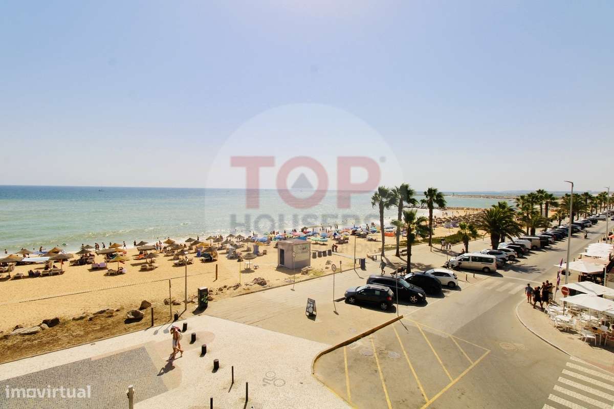 Viva o privilégio de estar na 1ª linha de Mar em Quarteira!-13