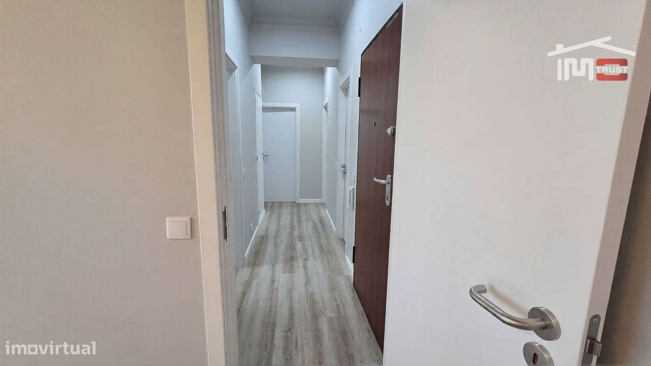 T2 Renovado no Centro de Setúbal  92 m²-8