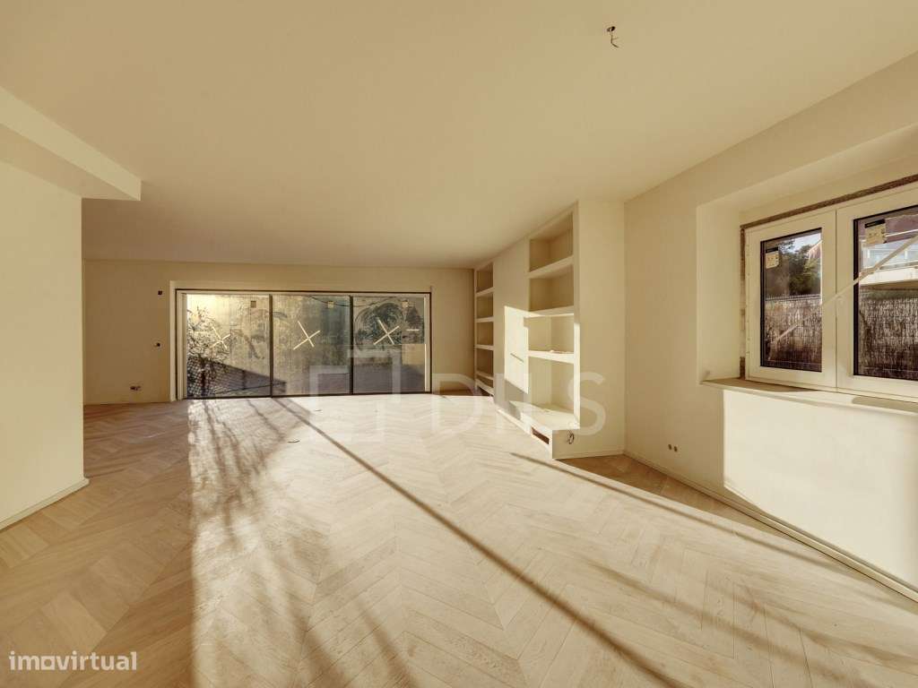 Moradia T6, remodelada, no centro do Estoril - Grande imagem: 5/28