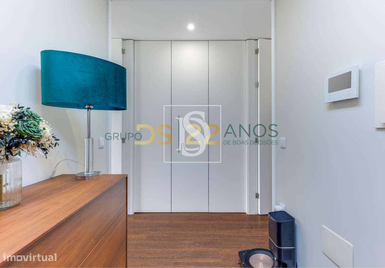 Moradia de construção moderna, situada na 3. ª linha de praia na Póvoa-16