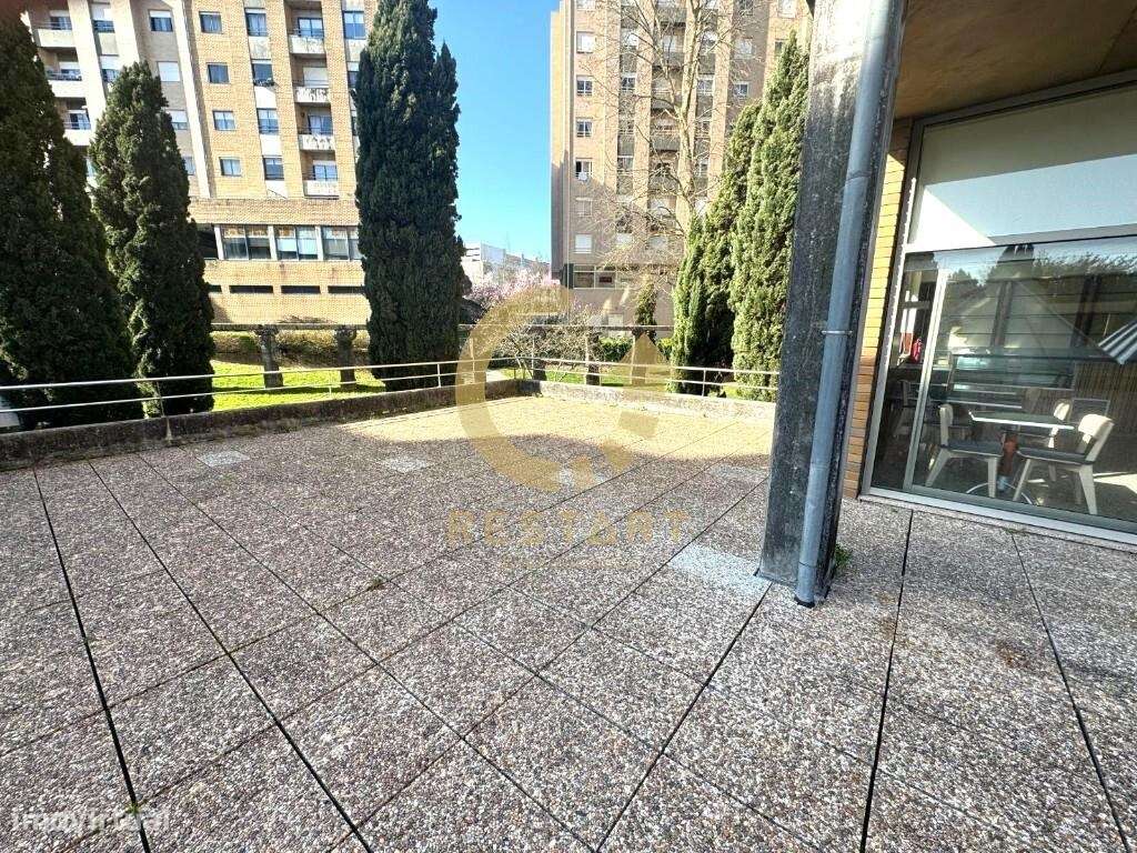 Loja Comercial com esplanada, na Zona do Chantre – Maia - Grande imagem: 4/26