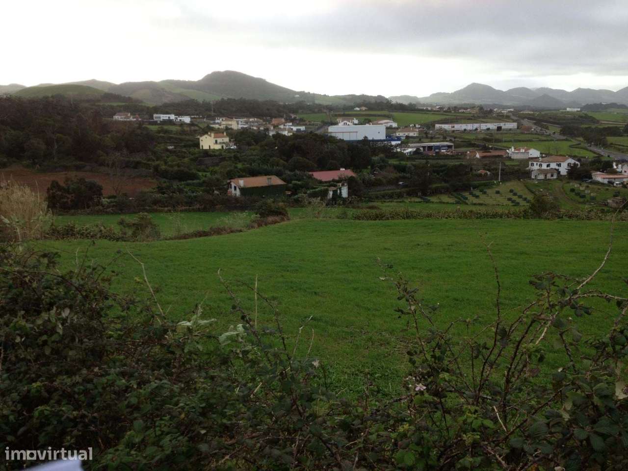 Terreno com área total de 83.580 m2, destinado a pastagem. - Grande imagem: 5/16