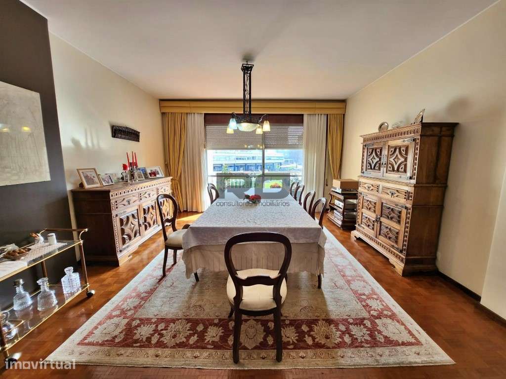 Espaçoso Apartamento T5 no centro de Gaia - Grande imagem: 2/35