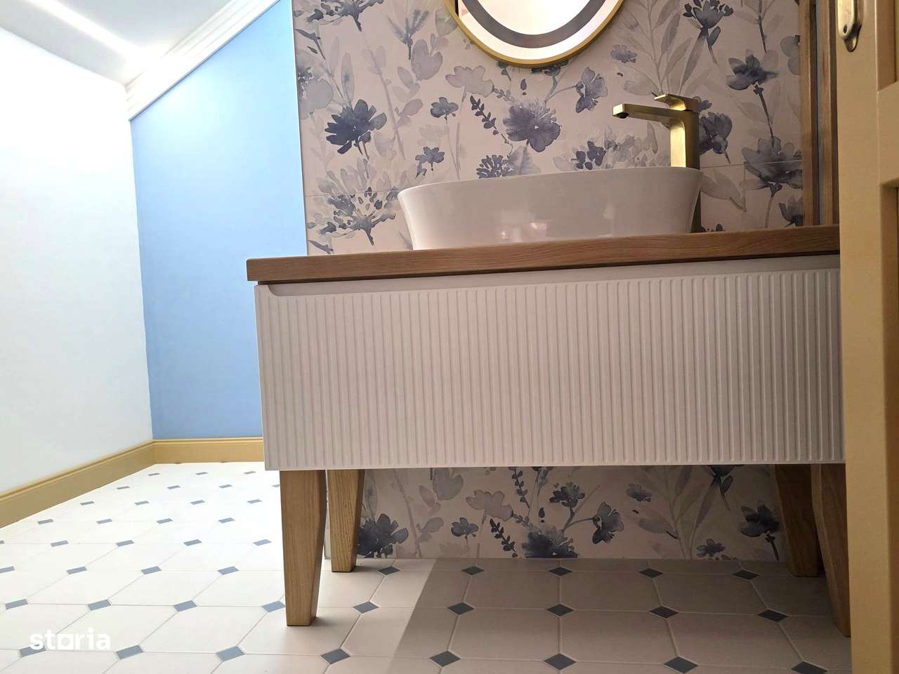 VINDEM APARTAMENT, O PROPRIETATE DEOSEBITĂ, ÎN INIMA ORADIEI-12
