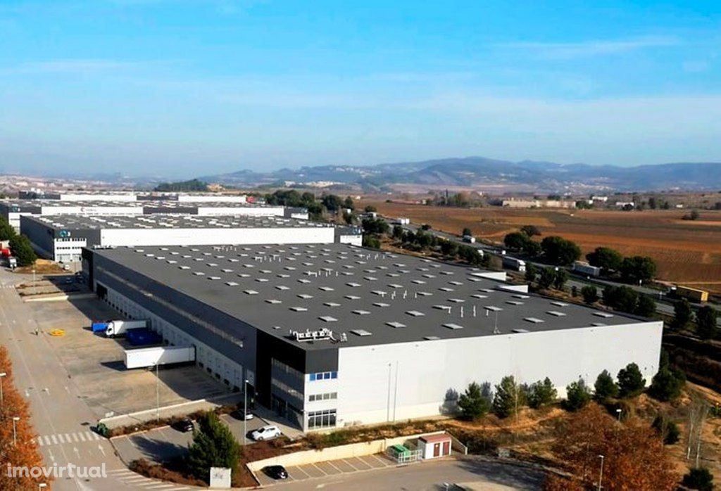 Constrói-se edifício industrial até 20.000m2, Portugal, Cascais, Si...