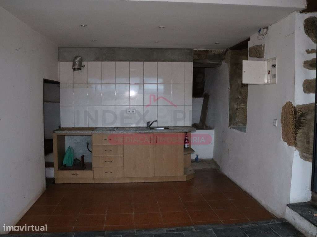 Duas moradias (1 moradia V1 + 1 moradia V2) em Alvarenga, Arouca-16