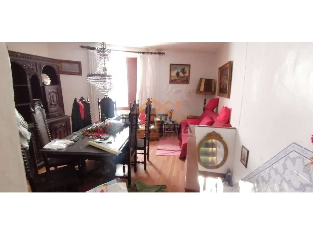 Prédio para reabilitação no Paço do Lumiar, com elevado potencial d...-13