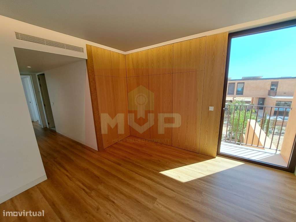Moradia V3 com piscina e garagem em Vilamoura-23