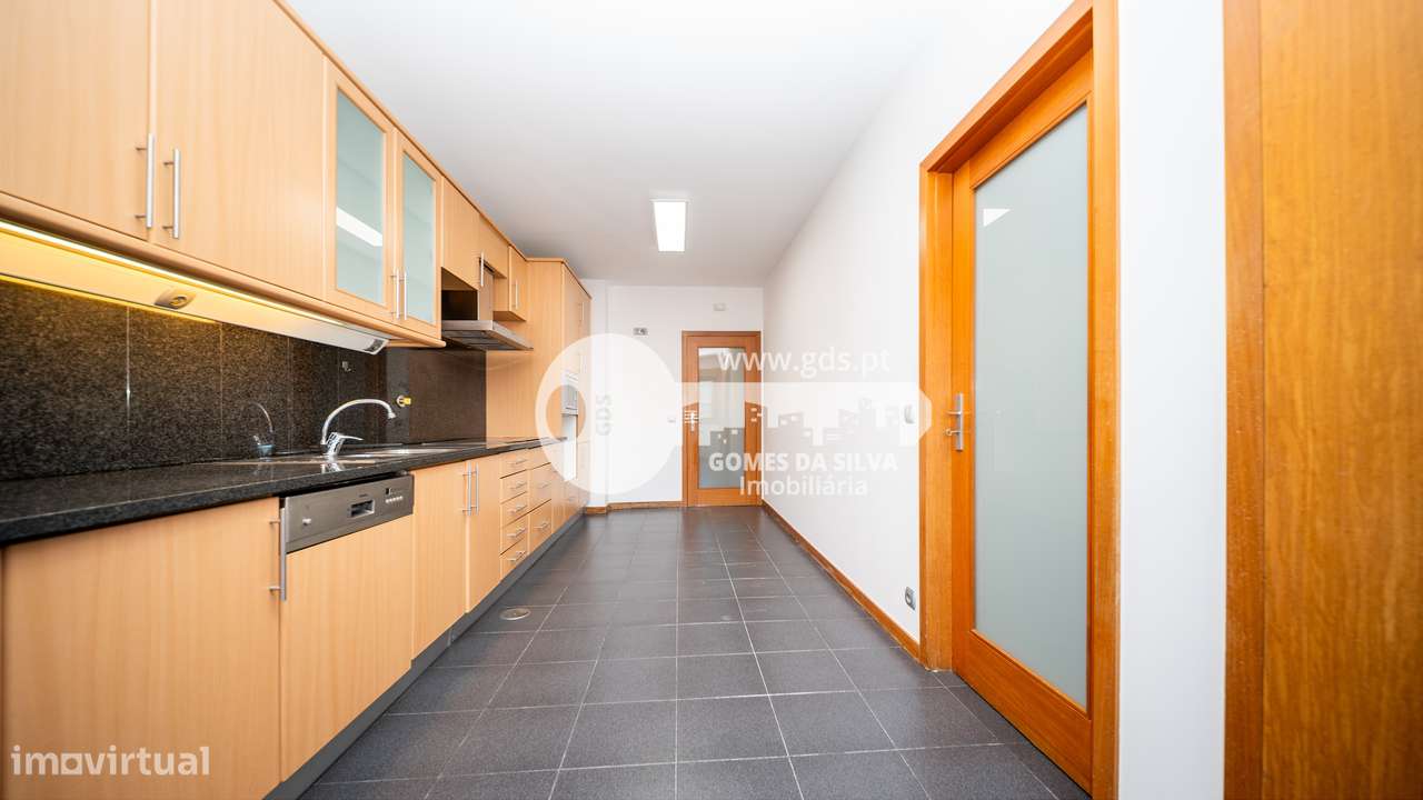 Apartamento T3 com Garagem – Rua José António Cruz, Braga (S. Vítor)-9