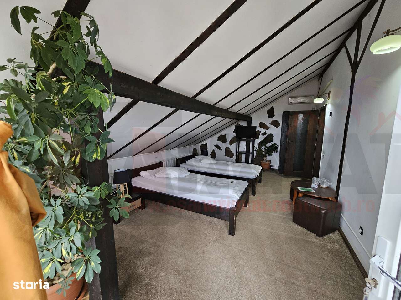 Pensiune + 2 Case, Piscina, Iaz, Garaj, Curte 3.200 mp, panouri |VIDEO - Imagine principală: 4/20