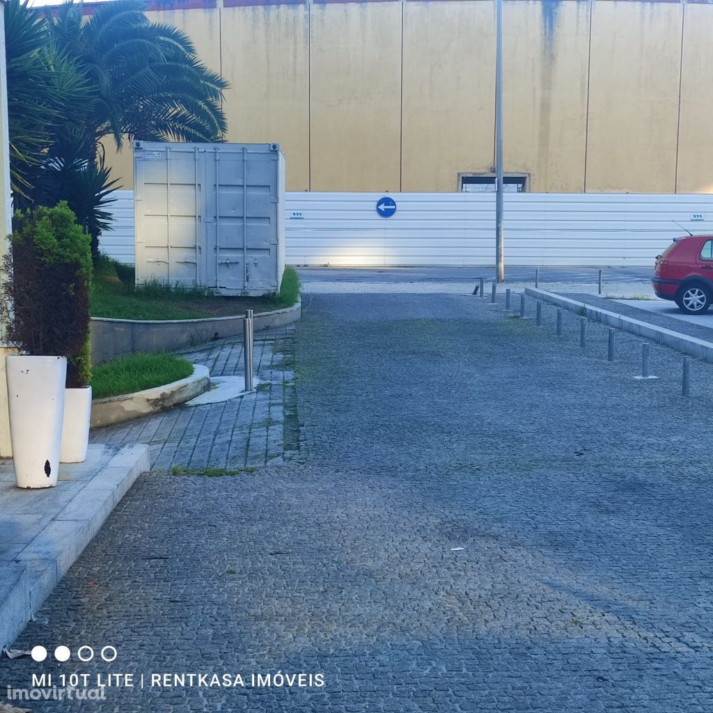 Venda garagem fechada para 2 carros edificio Secominsa