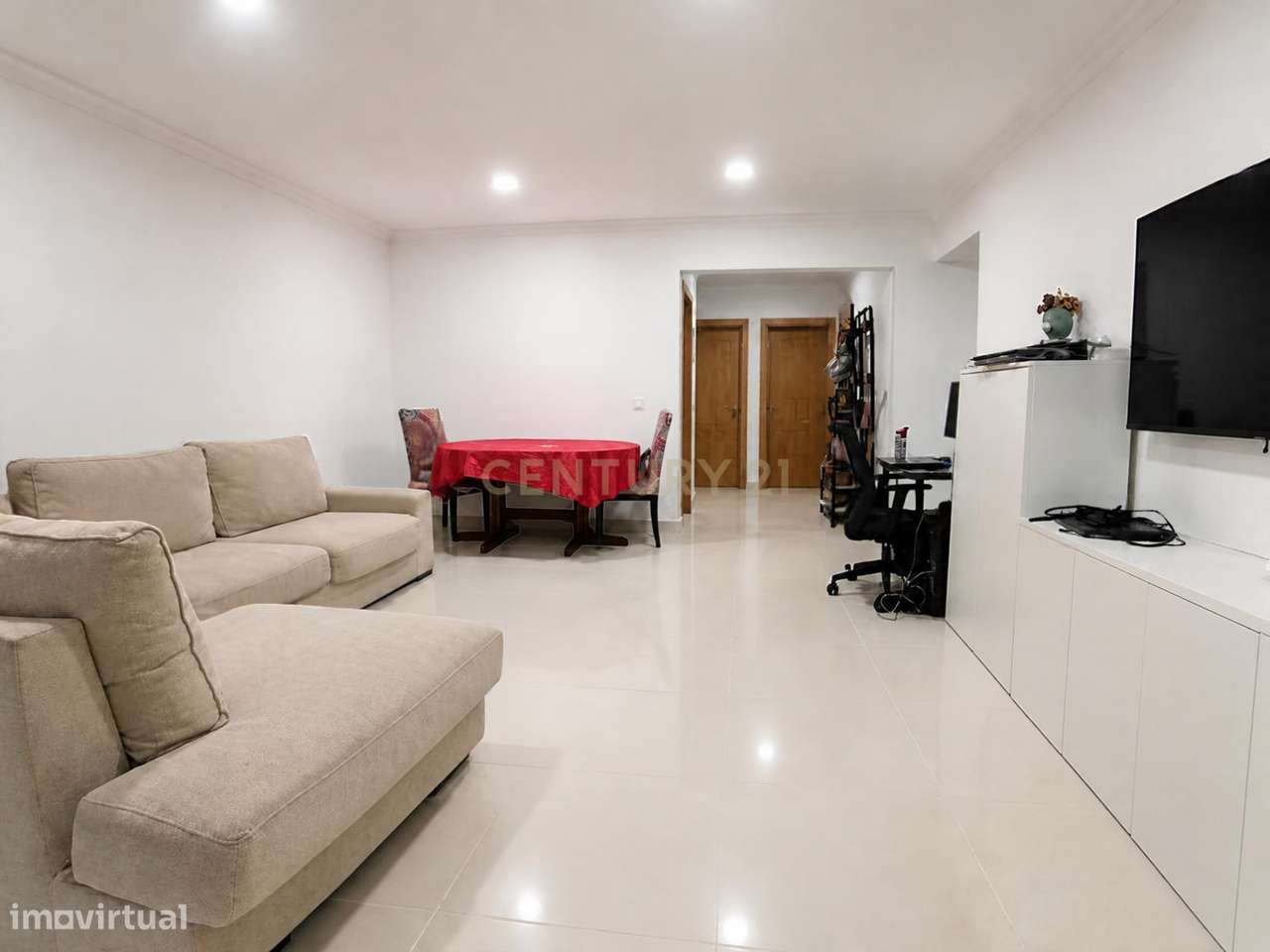 T2+1 com logradouro, em Almada-6