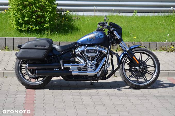 Harley-Davidson Softail Breakout - 16