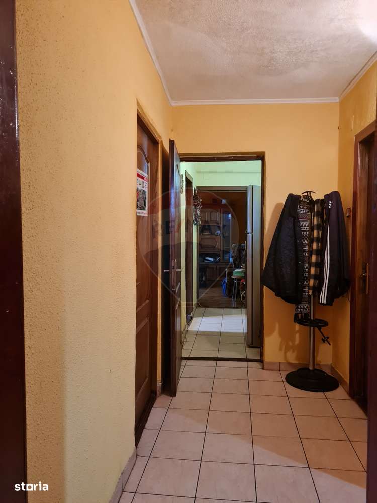 Apartament cu 4 camere  în zona Ultracentrala( Primaria Focsani) - Imagine principală: 4/11