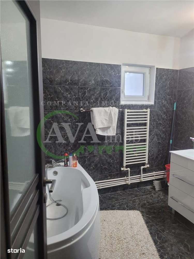 Apartament 3 camere decomandat zona Mioritei-8