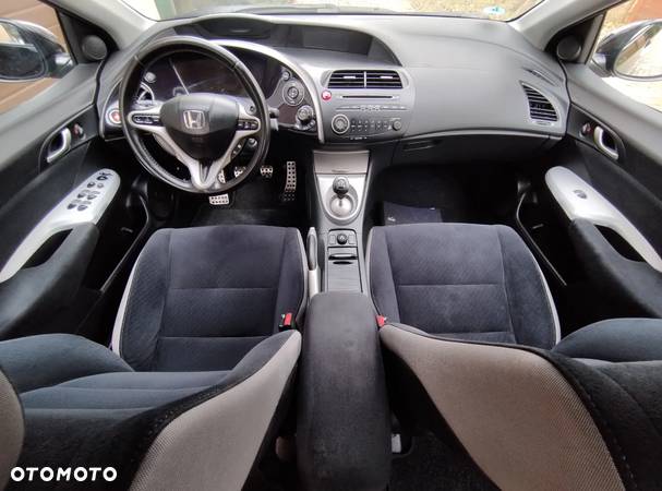 Honda Civic 1.8 Executive - 24