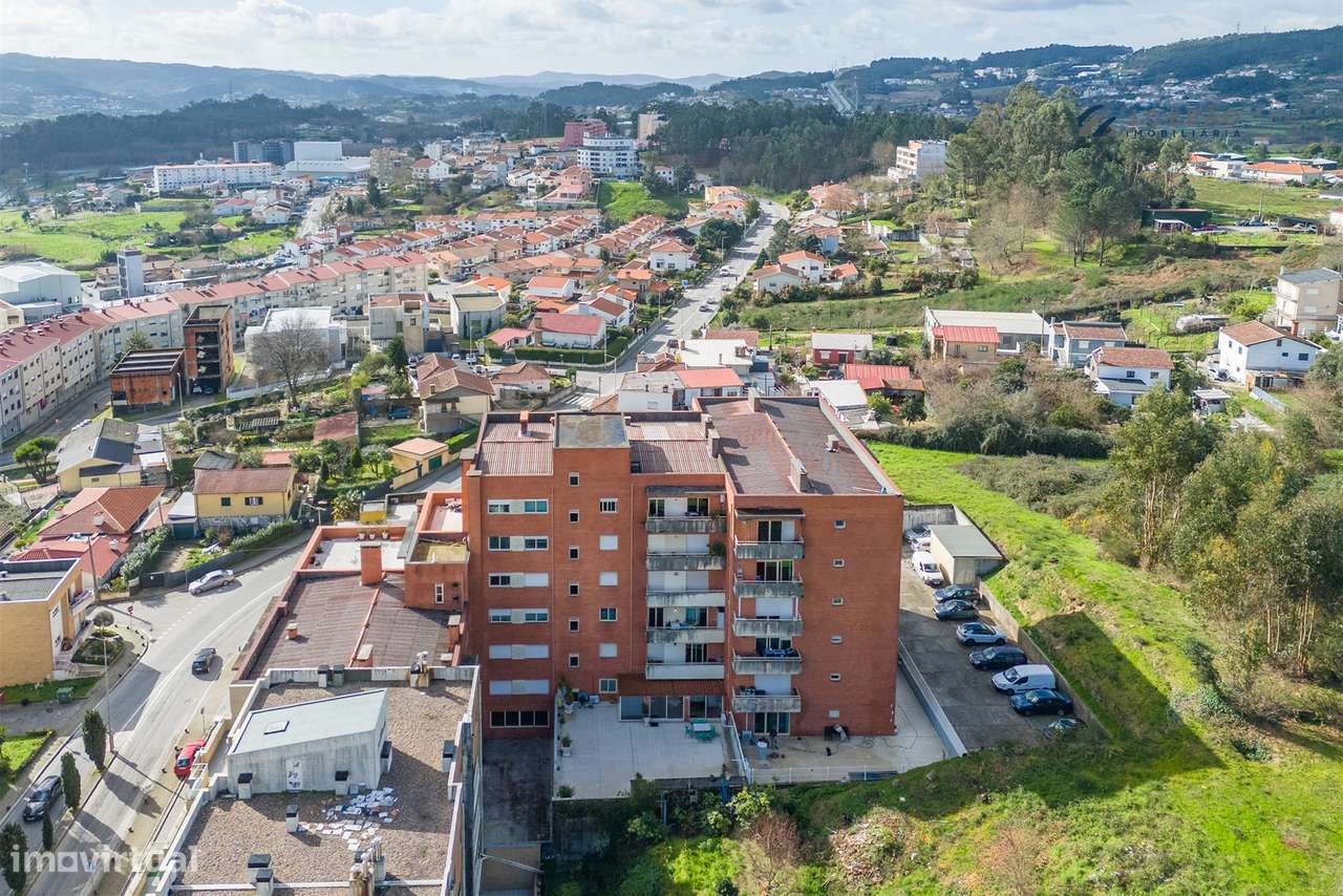 T3 com Excelente Exposição Solar no Coração de Paredes - Grande imagem: 4/36