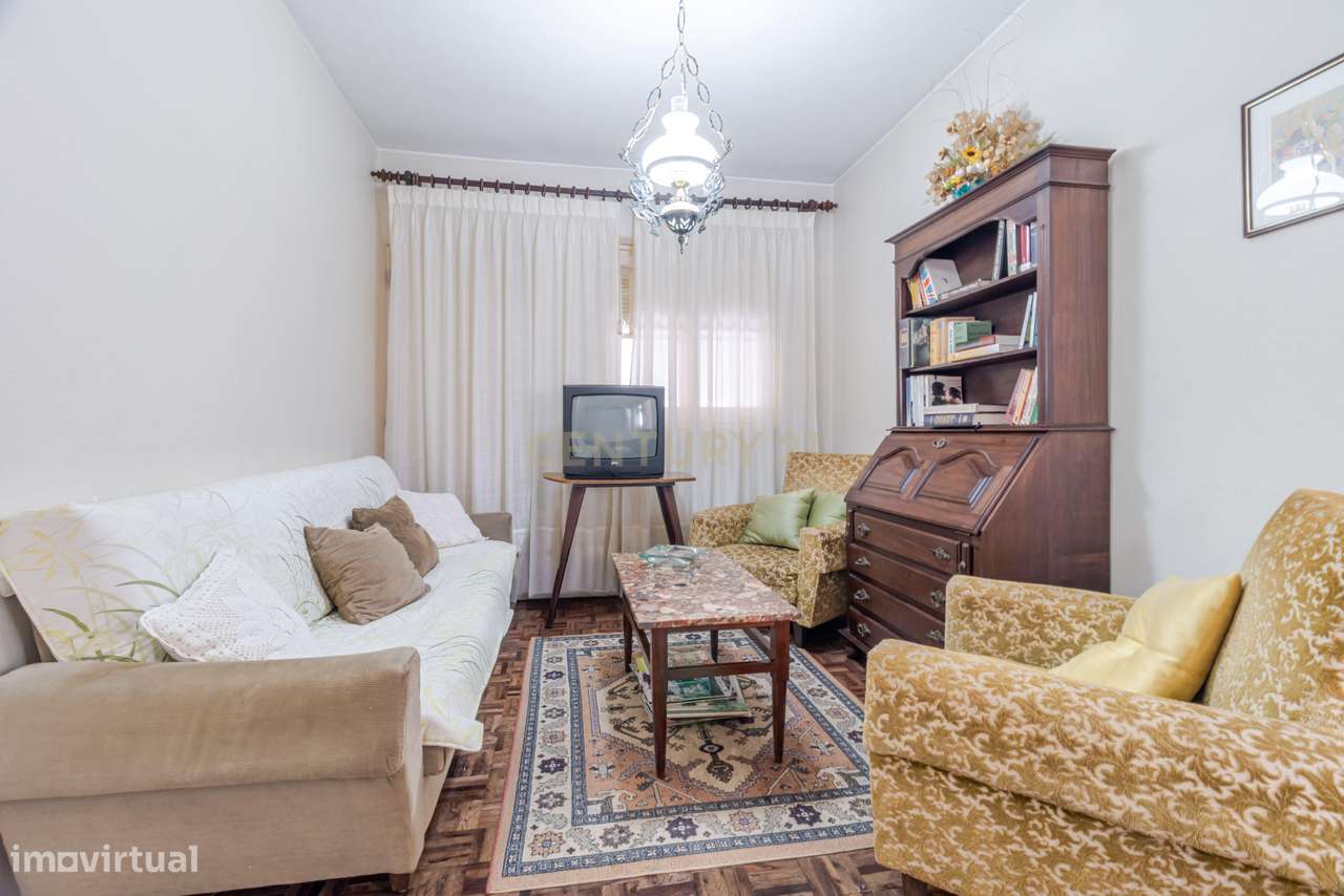 Apartamento T3 em Setúbal  e Boa Exposição Solar-13