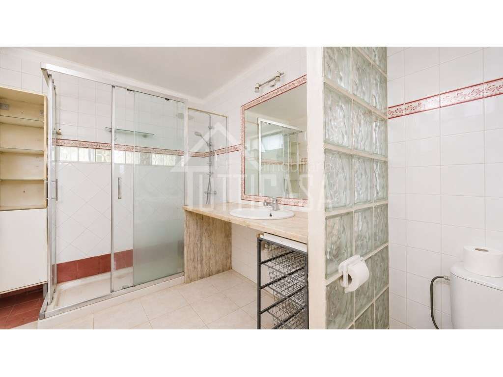 Moradia T2+2 com Jardim, Garagem e Total Privacidade-9