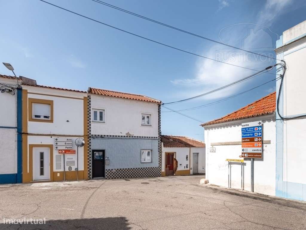 Moradia T2 em Cabeção com terraço-24