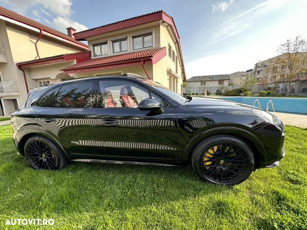 Porsche Cayenne Turbo - 3