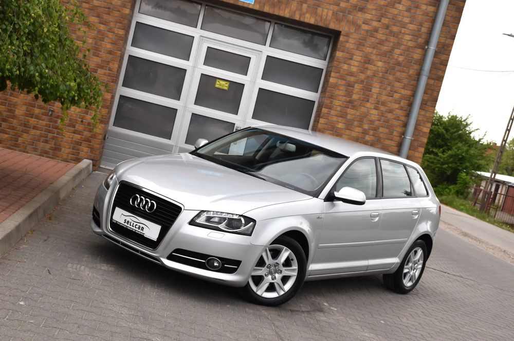 Audi A3 8P 2.0 TDI DPF S line Sportpaket 2011