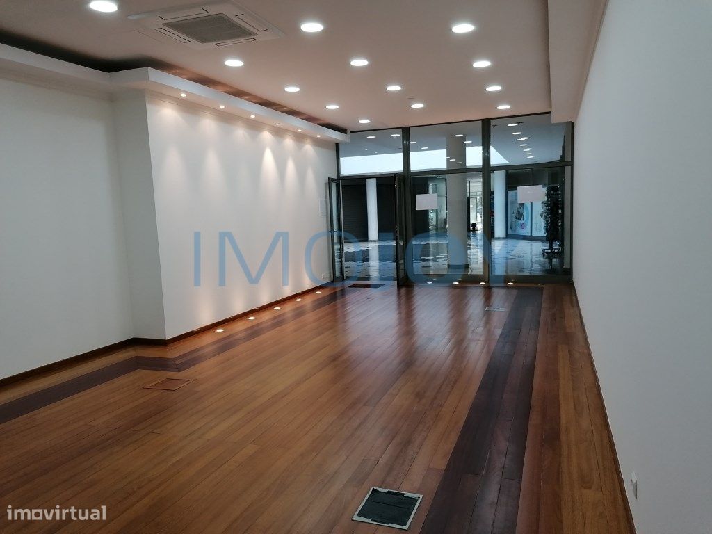 Loja para venda no Centro de Machico, Madeira - Grande imagem: 1/9