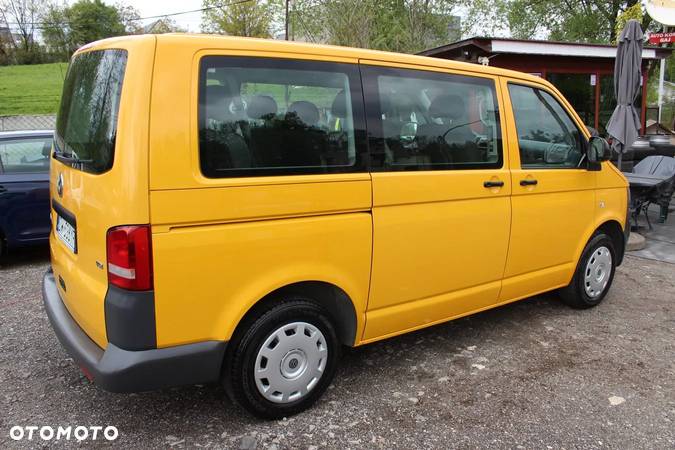 Volkswagen Caravelle - 11