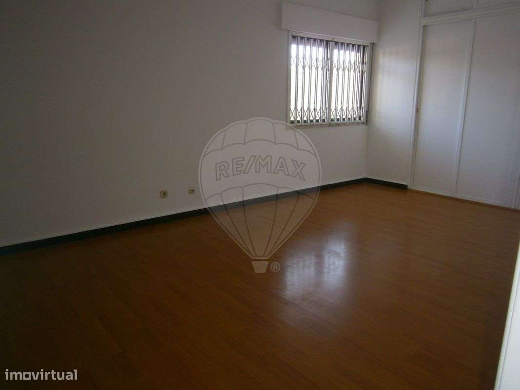 Apartamento T2 para arrendamento - Grande imagem: 2/28
