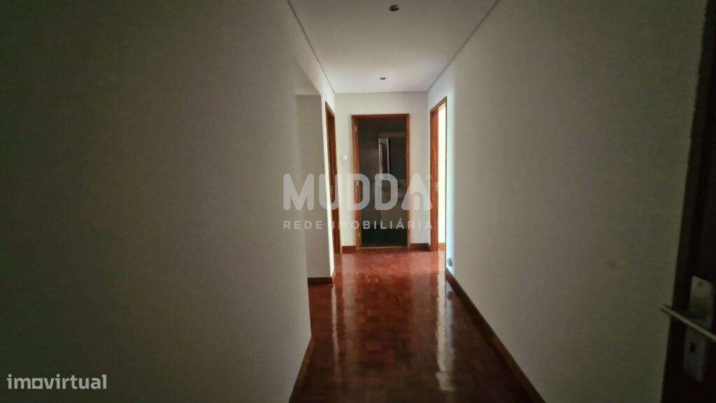 T4 com garagem | Habitação Própria ou Investimento  | Localização exce-7