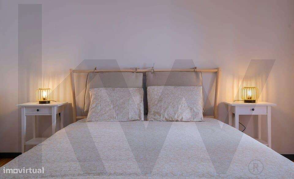 Moradia T5 com Licenciamento de Alojamento Local no Centro de Ponta De-13