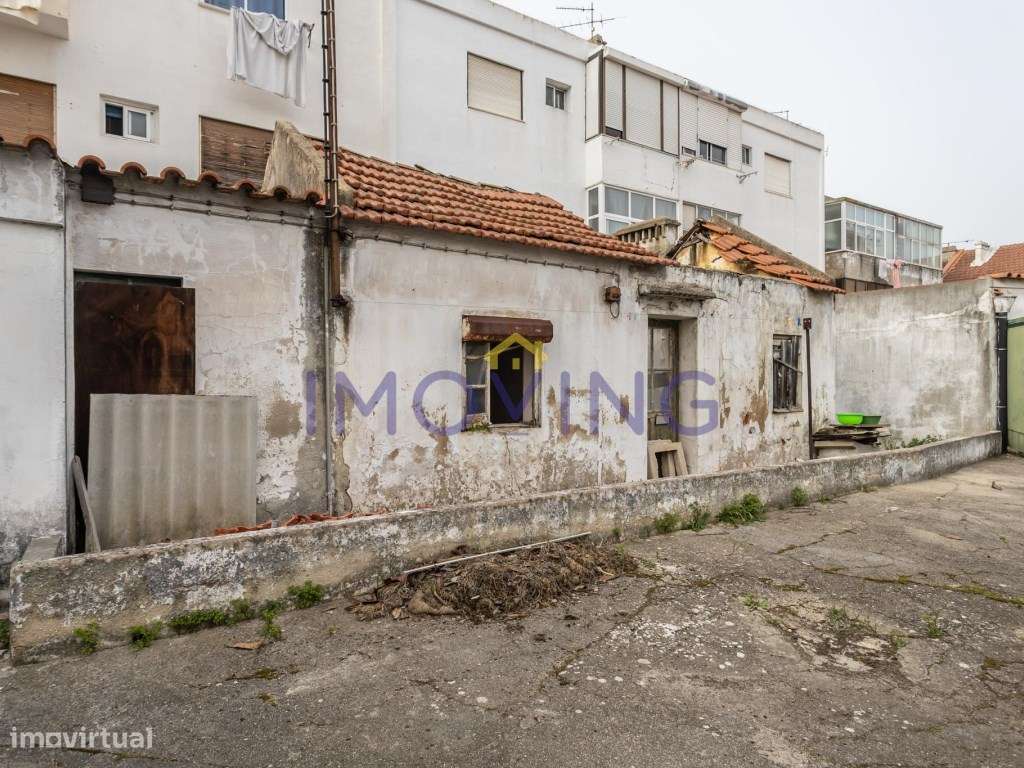 Prédio, moradia e garagens para Investimento-33