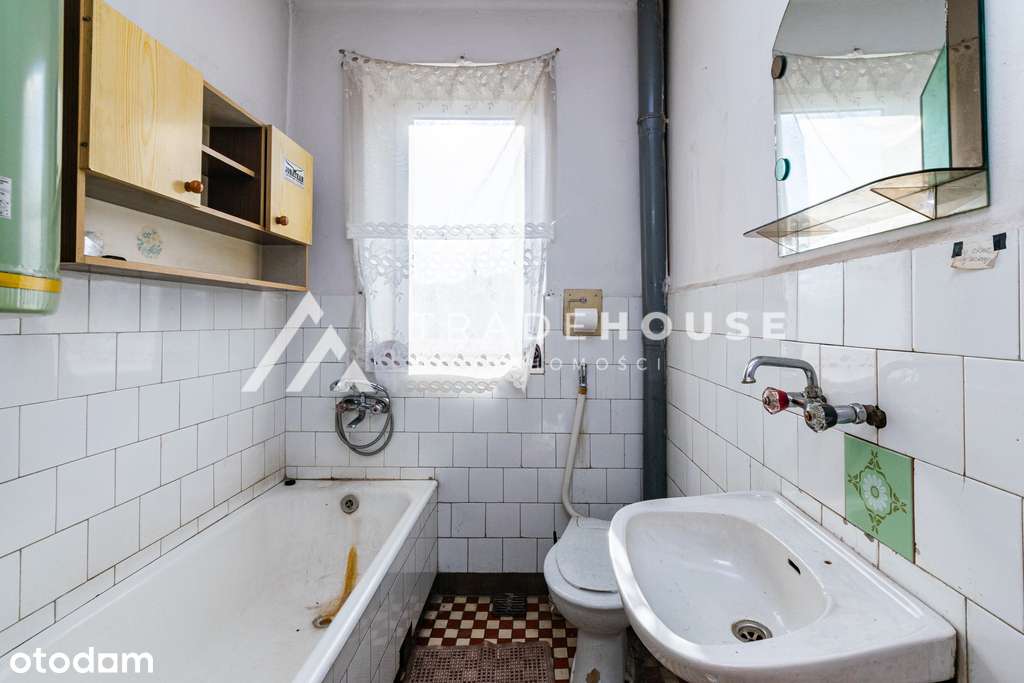 Dom jednorodzinny w spokojnej okolicy.-11