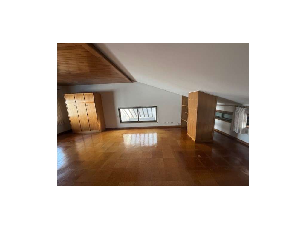 Moradia V3 na Senhora da Hora - Localização Premium!-27