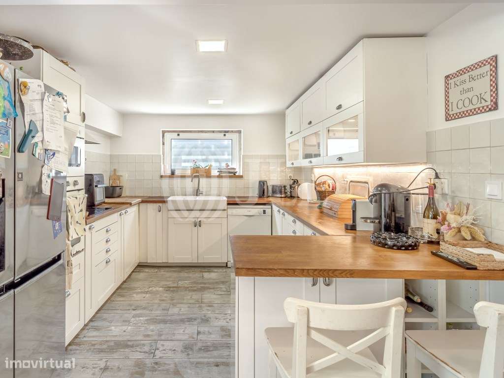 Moradia T4 com garagem e piscina, em Barcarena, Oeiras-7