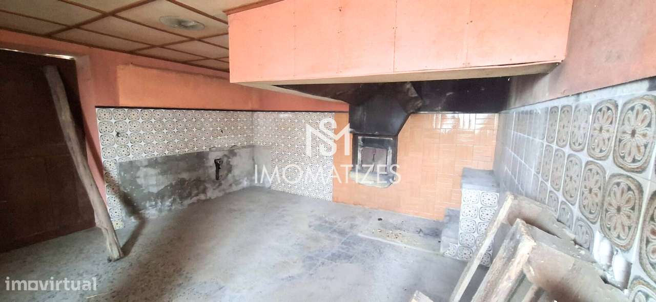 Moradia T3 isolada para reabilitação total - São Romão do Coronado-10