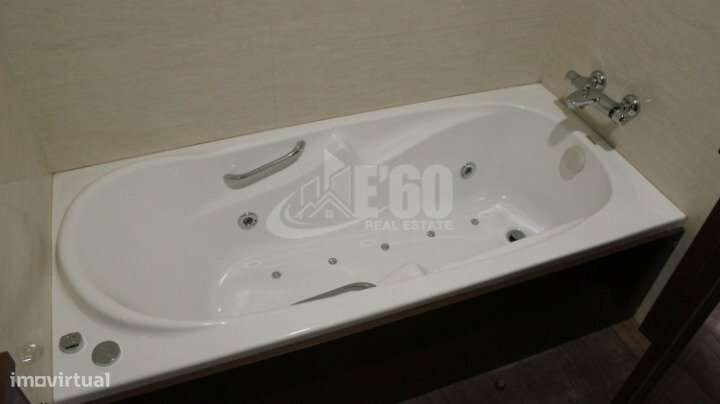 EXCELENTE MORADIA T4-15